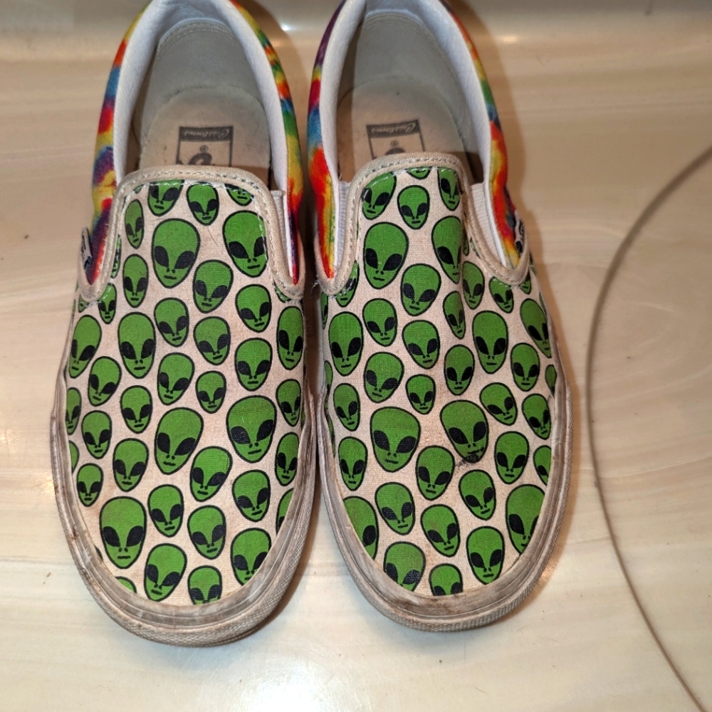 Alien tie dye vans